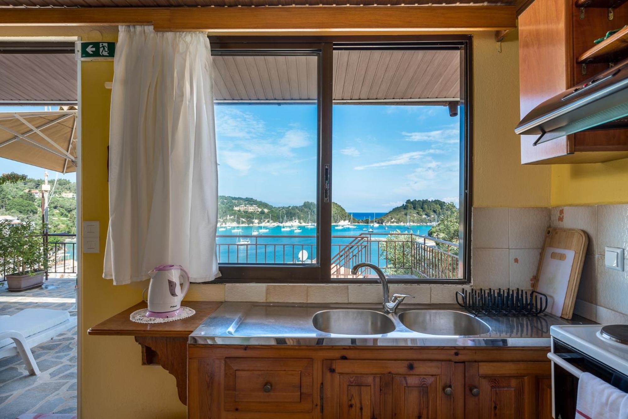 Agaloula Centrally Located Apartments, Lakka Buitenkant foto