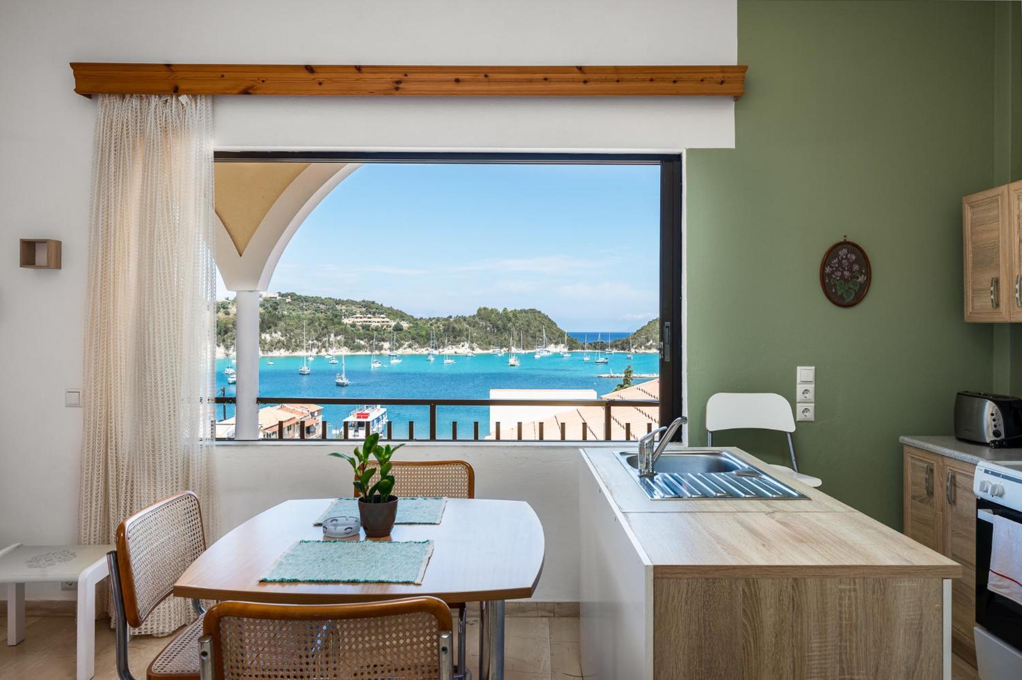 Agaloula Centrally Located Apartments, Lakka Buitenkant foto
