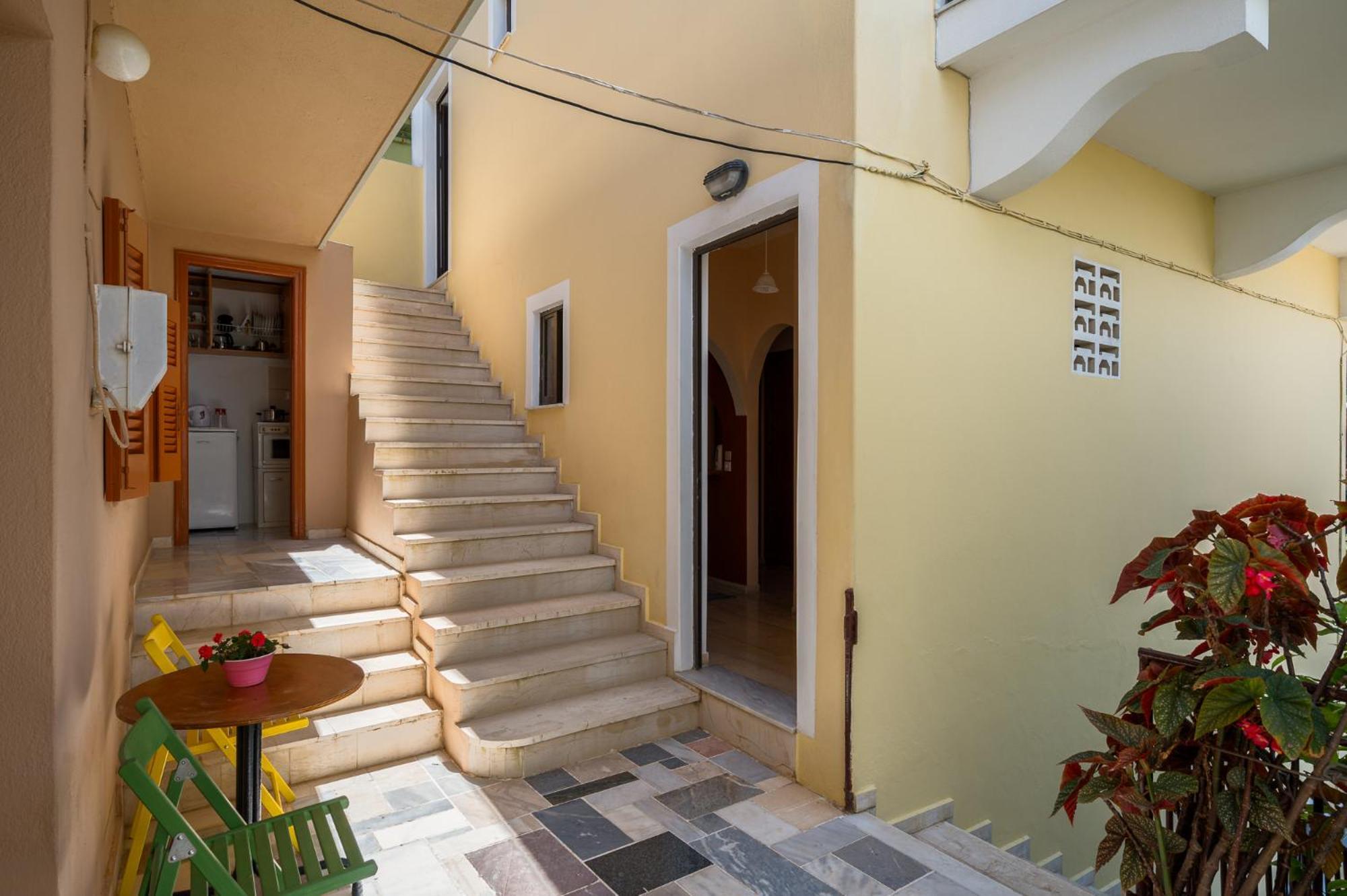 Agaloula Centrally Located Apartments, Lakka Buitenkant foto