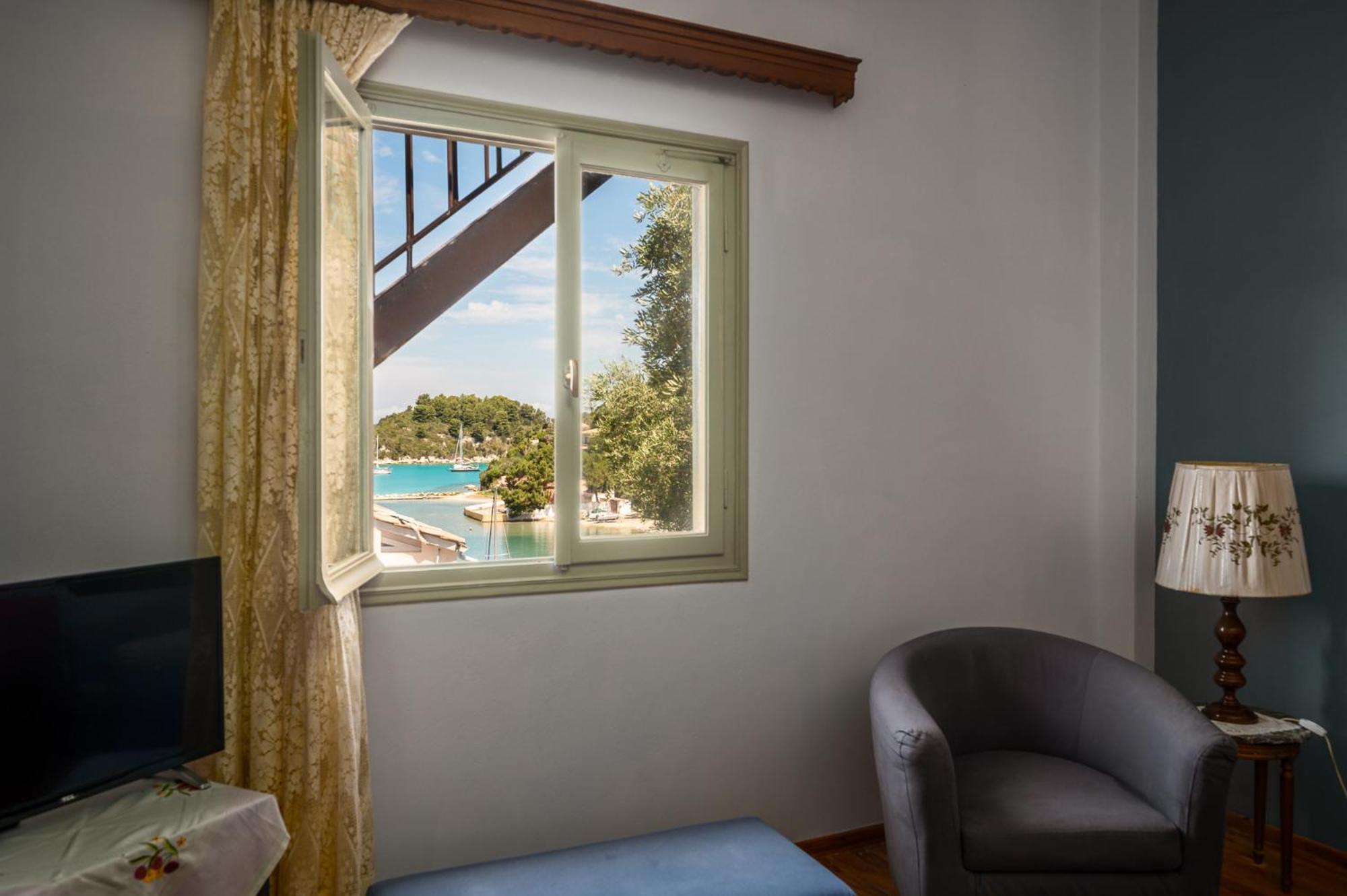 Agaloula Centrally Located Apartments, Lakka Buitenkant foto